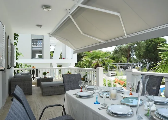 Villa Divine Toróni