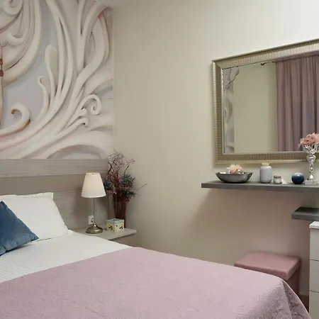 Divine ヴィラ トロニ